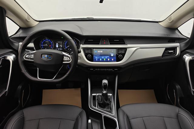 Geely Vision X3 2019 — фото 11