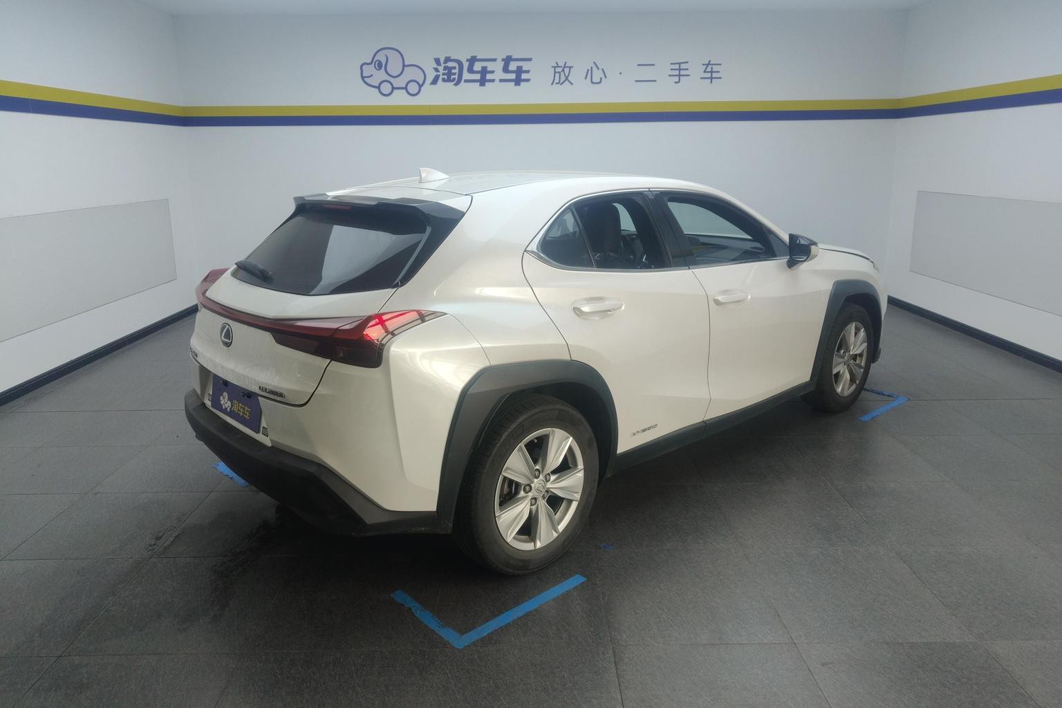 Lexus UX 2020 260h VI