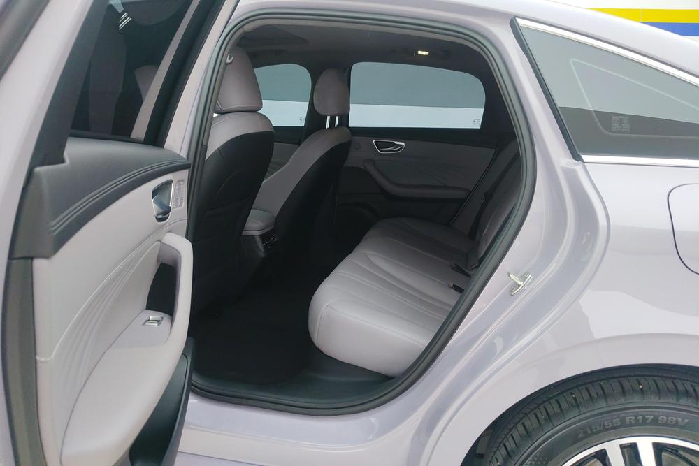 Roewe M7 DMH, фото 16