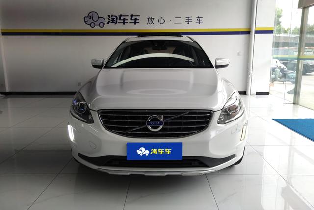 VOLVO XC60 2017 — фото 2