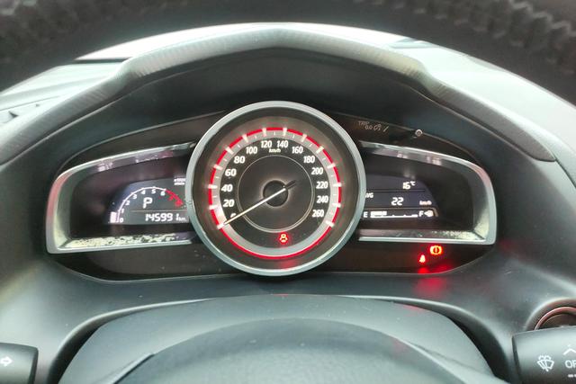 Mazda 3 Axela 2016 — фото 13