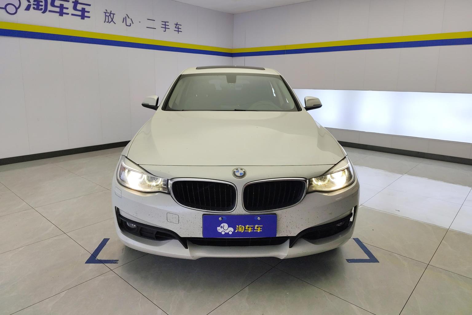 BMW 3 Series GT 2014 320i Leading