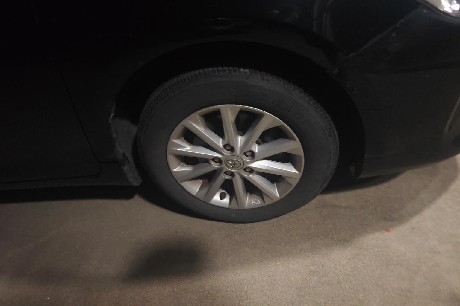 Toyota Camry 2015 2.0G Lead