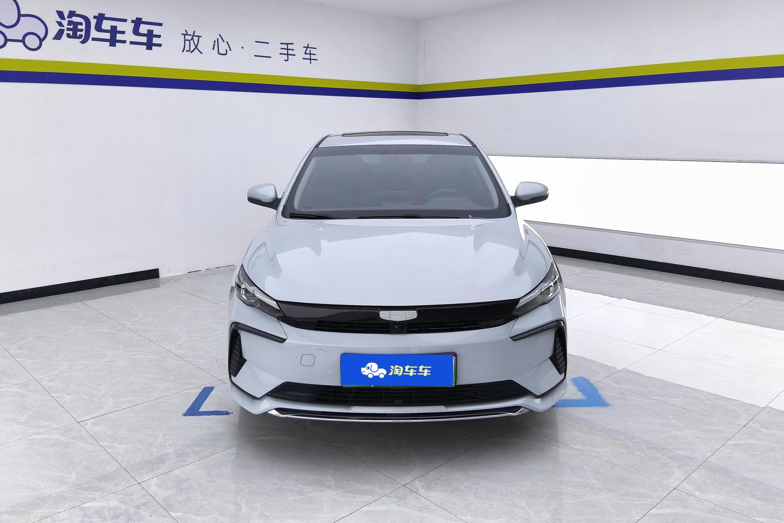 Geely Emgrand L HiP: фотография 3 из 17