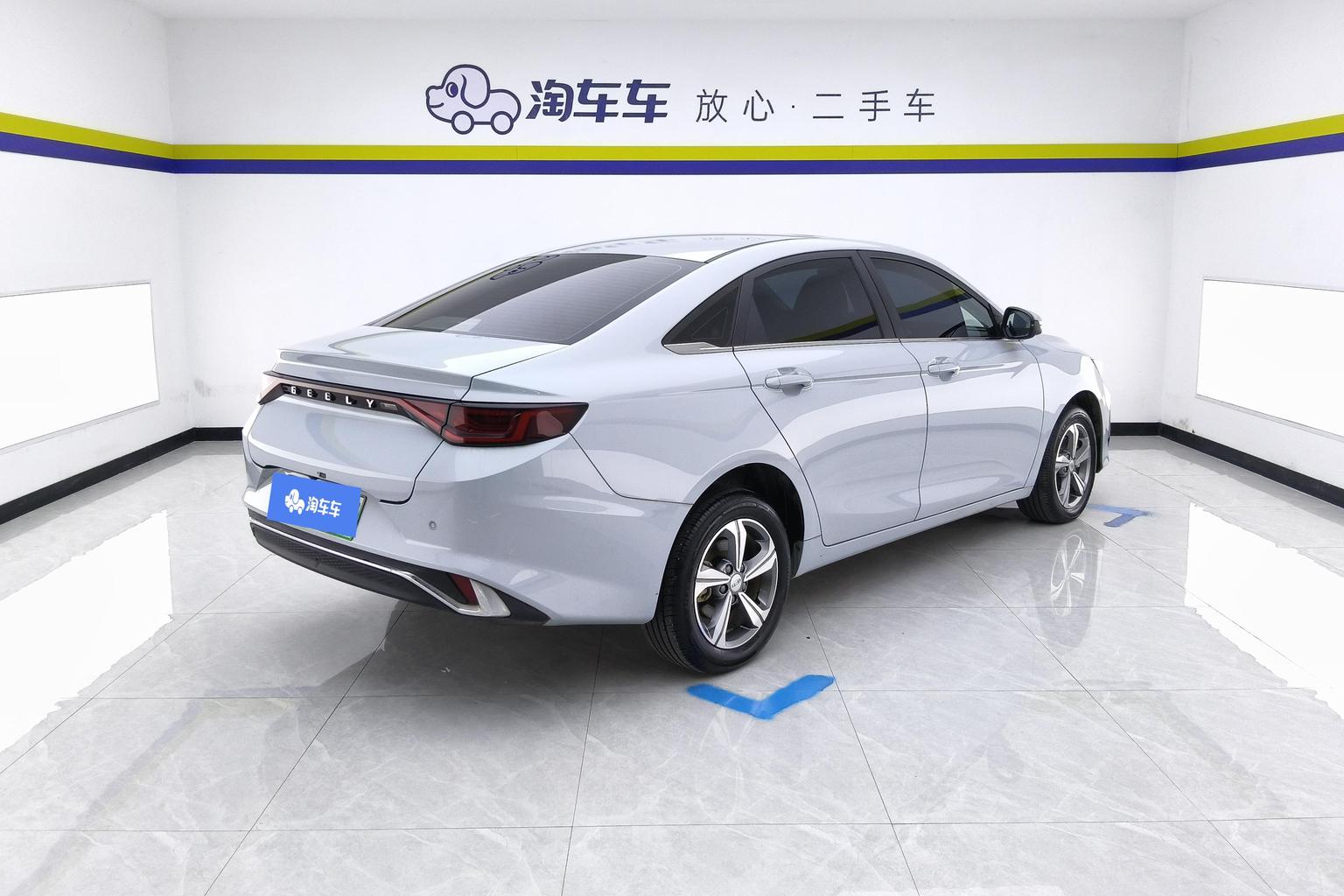 Geely Emgrand L HiP: фотография 9 из 17