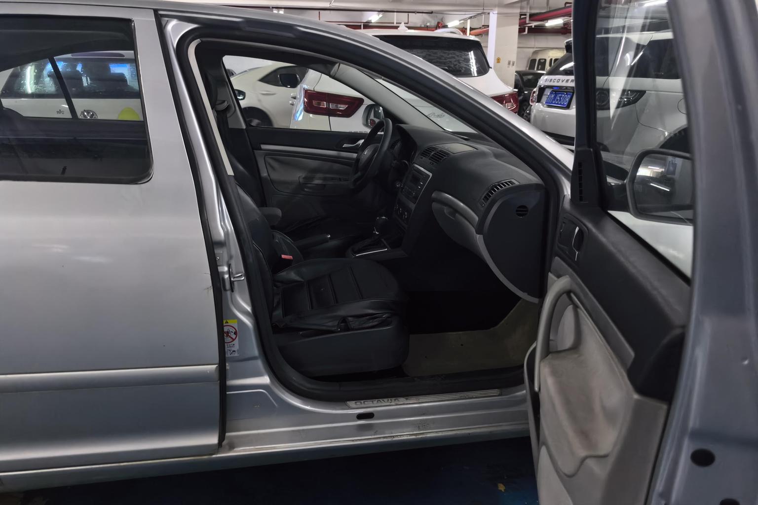 Skoda Octavia 2013 1.6L AT