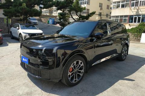 Lynk & Co 900