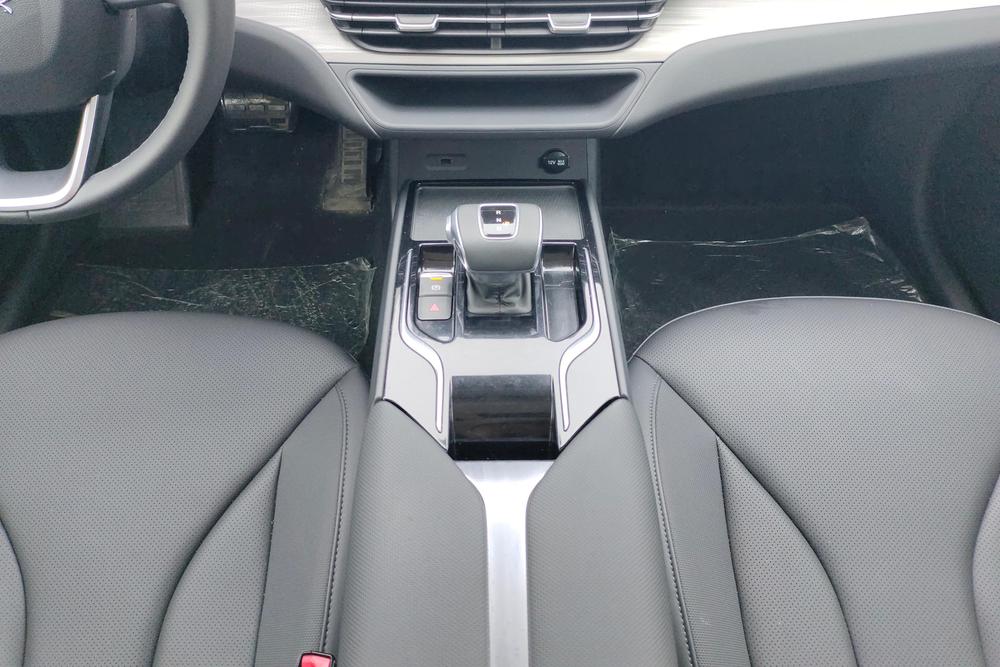 Hongqi E-QM5, фото 11