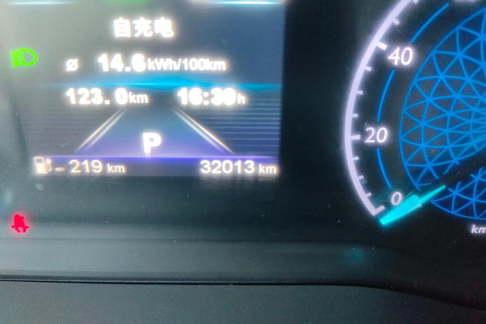 Hongqi E-QM5, фото 14