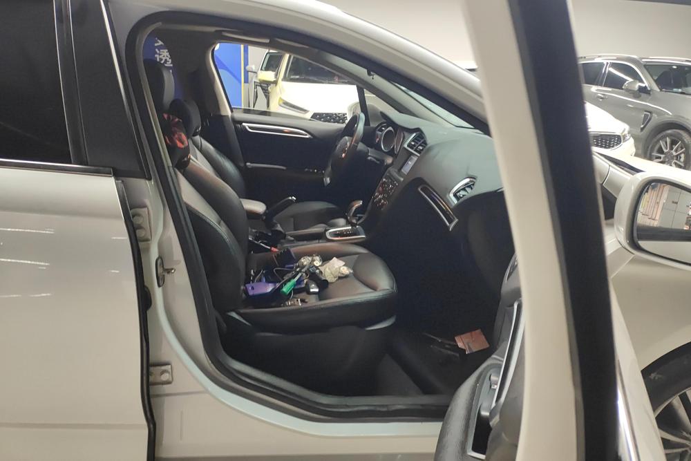 Citroën C4L, фото 10