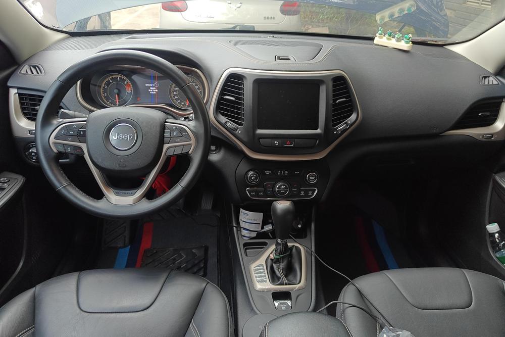 Jeep Cherokee, фото 13