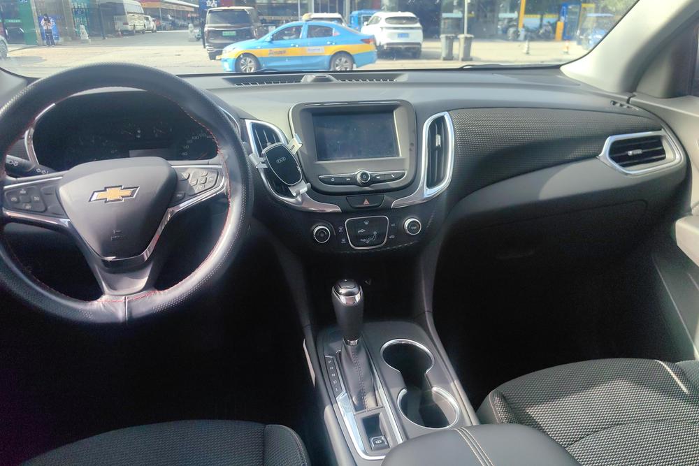 Chevrolet Equinox, фото 15