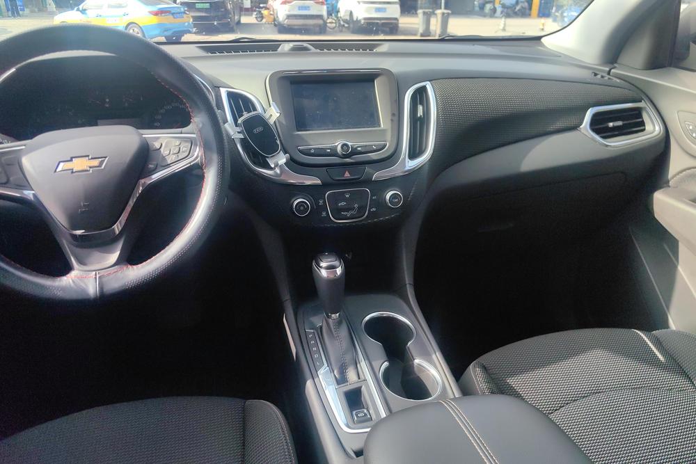 Chevrolet Equinox, фото 11