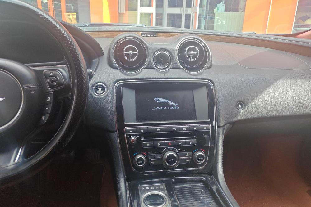 Jaguar XJ, фото 12