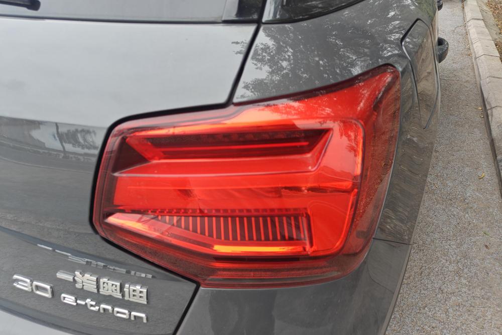 Audi Q2L e-tron, фото 5