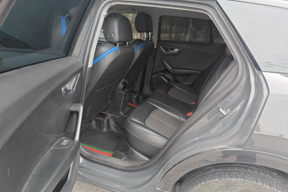 Audi Q2L e-tron, фото 16