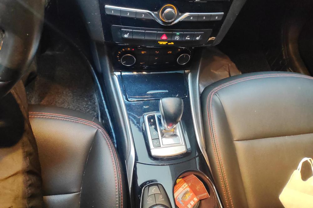 Infiniti QX30, фото 15