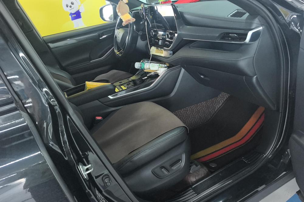 Toyota Crown Kluger, фото 6