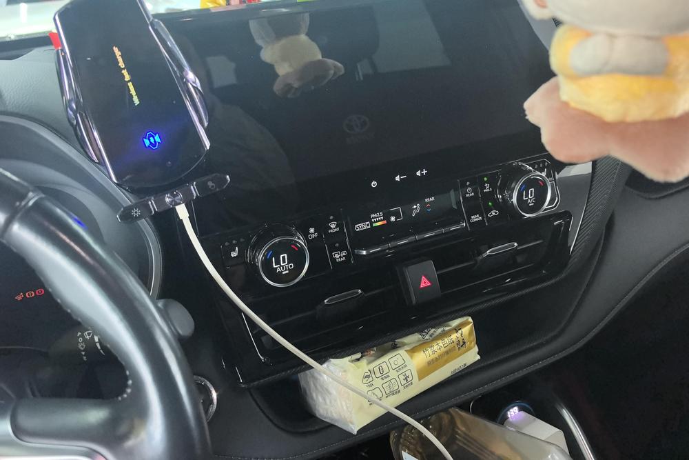 Toyota Crown Kluger, фото 12