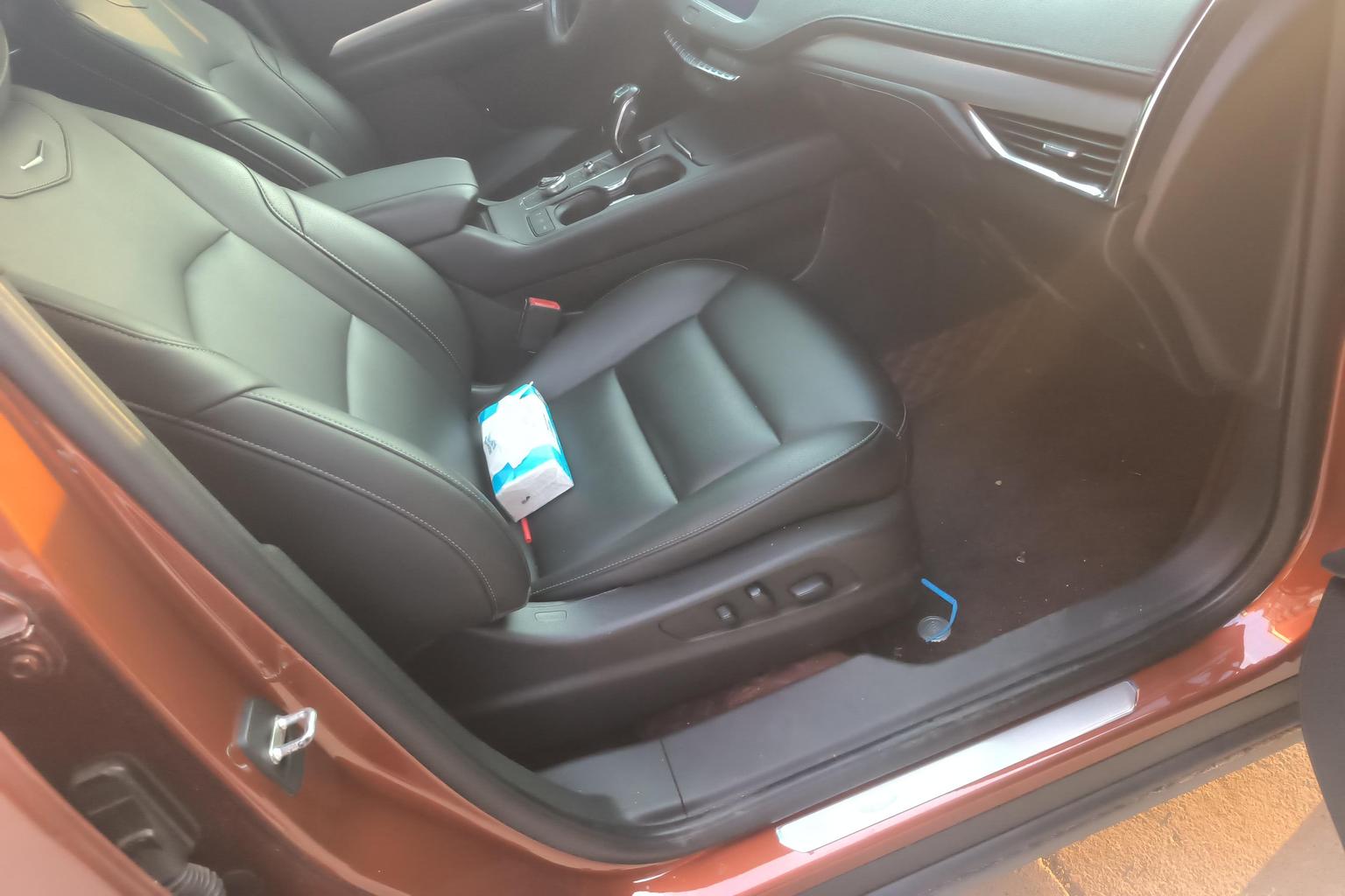 Cadillac XT4 2018 28T liang qu Leading