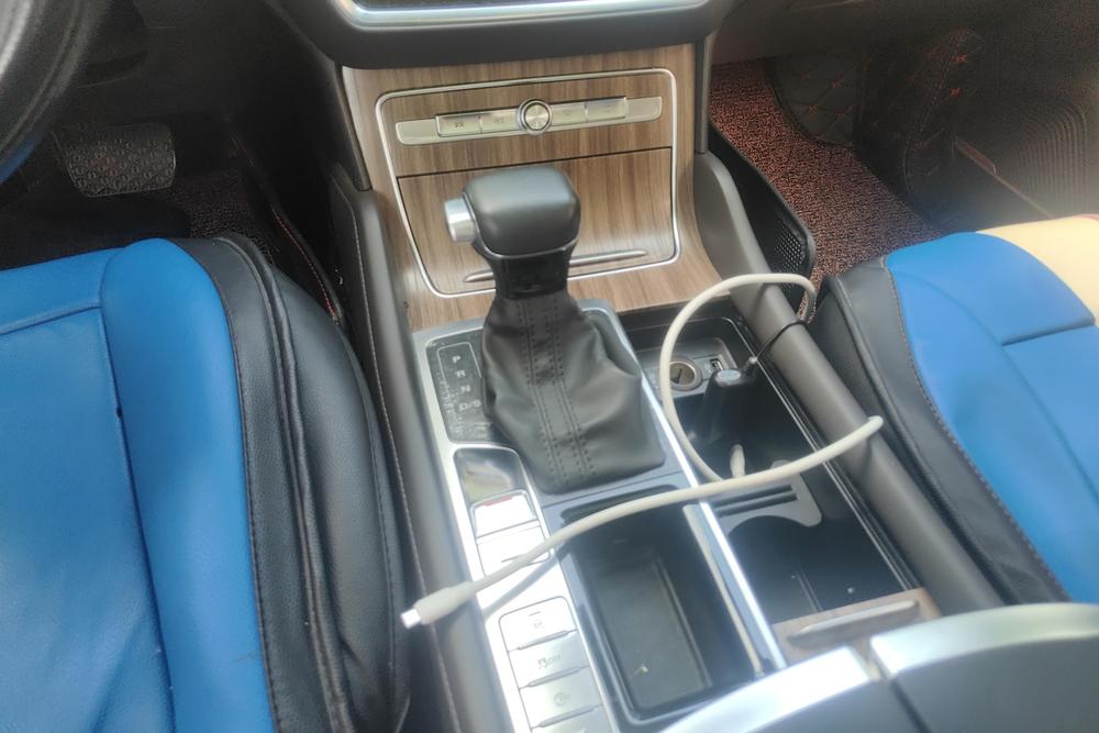 Roewe RX8, фото 15
