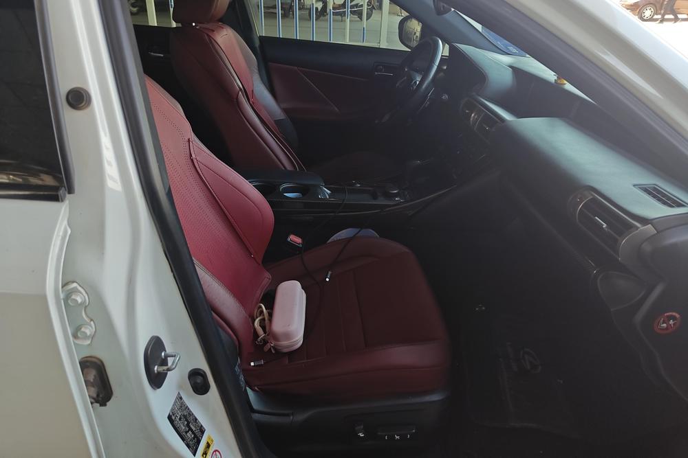 Lexus IS, фото 8