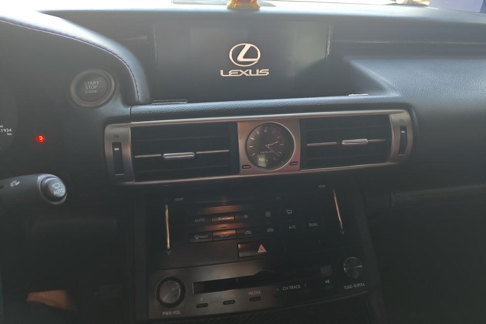 Lexus IS, фото 12