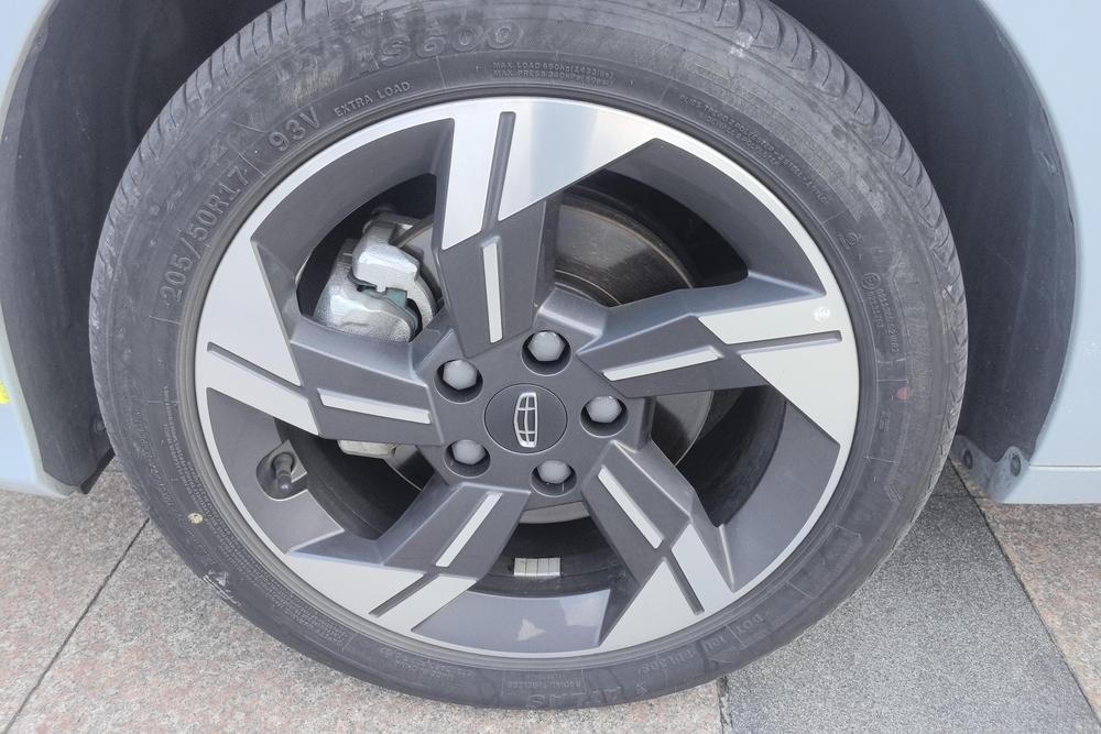 Geely Emgrand L HiP, фото 10