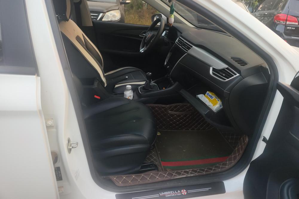 Roewe i5, фото 10