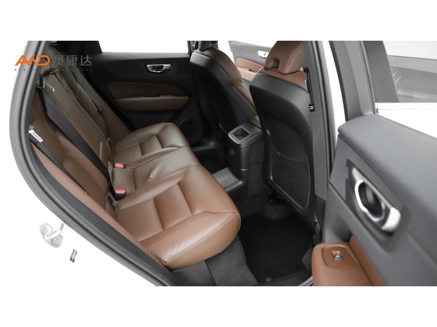 Volvo XC60 PHEV 2024 T8 Luxury