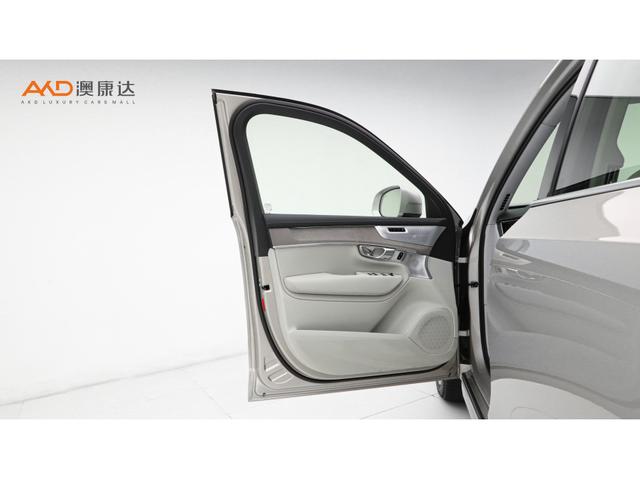 Volvo XC90 — фото 11