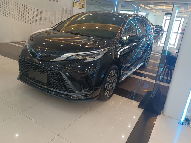 Toyota Granvia 2023 года выпуска