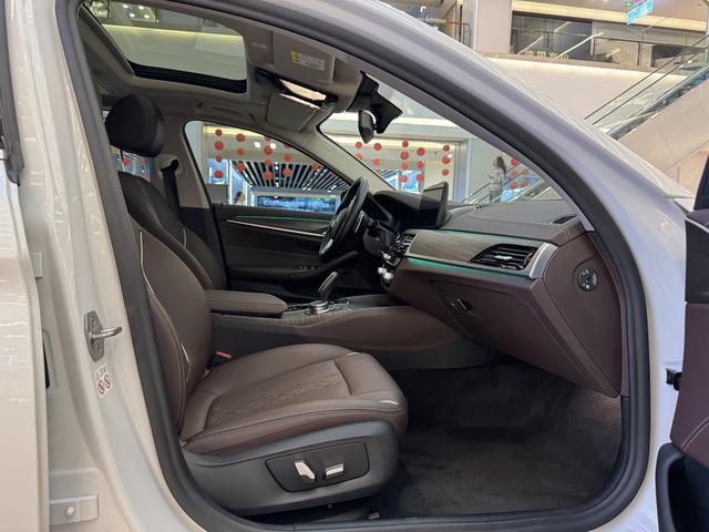 BMW 5 series 2021 Белый из Китая, фото 2