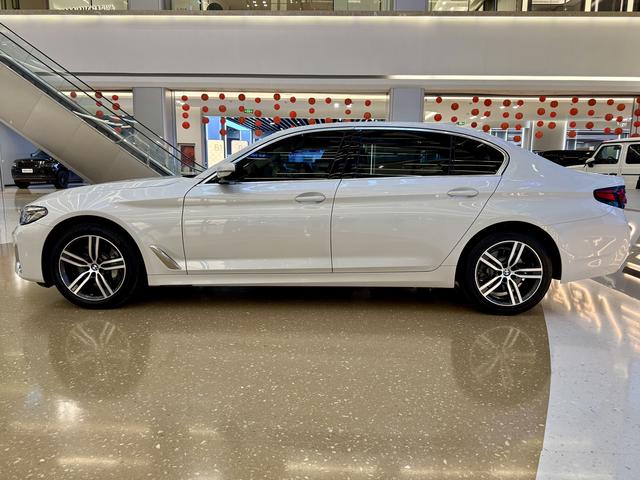 BMW 5-Series 2021 530 Li Leading — фото 4