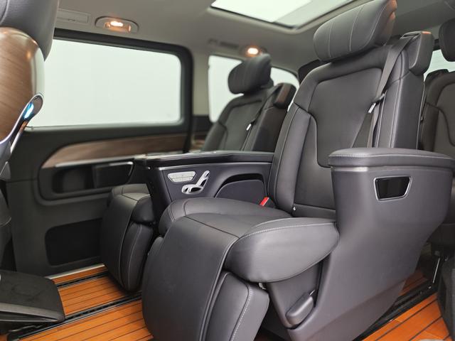 Mercedes Benz V-Class 2021 — фото 28