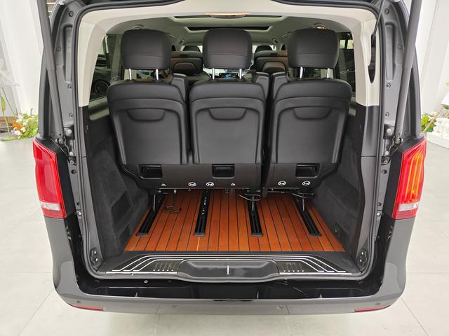 Mercedes Benz V-Class 2021 — фото 30