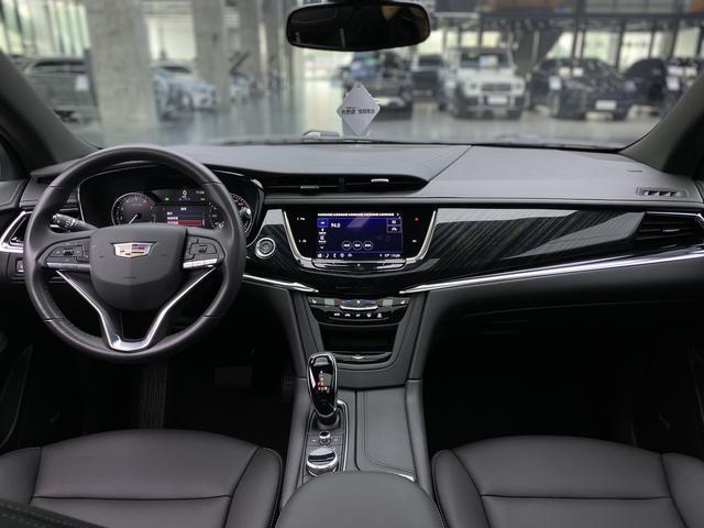 Cadillac XT6 2021 — фото 23