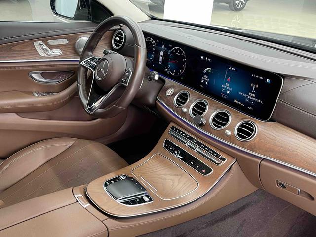 Mercedes Benz E-Class 2022 — фото 22