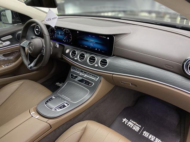 Mercedes Benz E-Class 2022 — фото 23