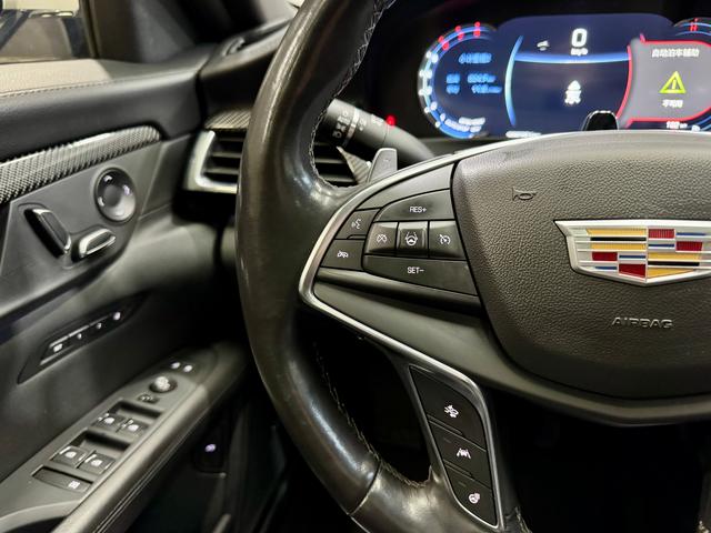 Cadillac CT6 2022 28 T — фото 19