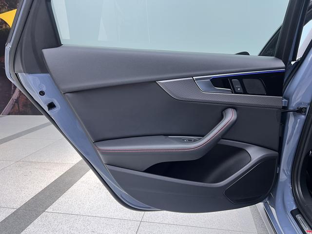 Audi A4L id 3804093 из Китая 26