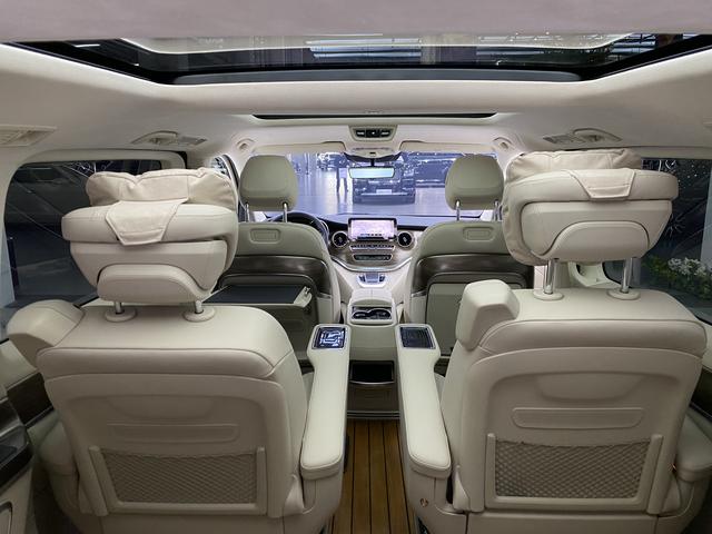 Mercedes Benz V-Class 2021 — фото 28