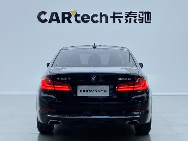 BMW 5 Series 2018 — фото 3