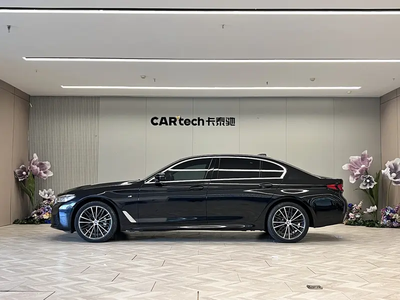 BMW 5 Series — фото 4