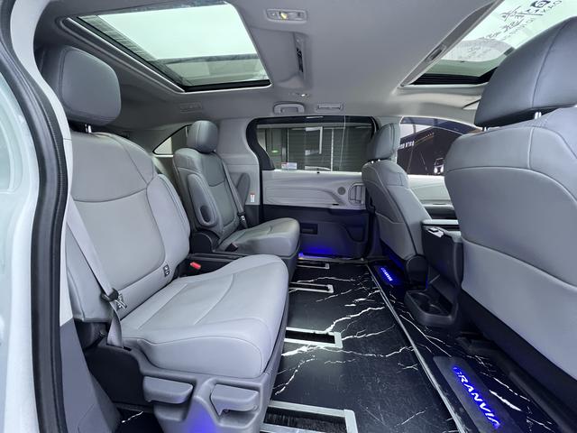 Toyota Grevia 2024 Белый из Китая