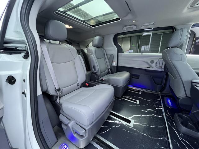 Toyota Grevia 2024 Белый из Китая, фото 2