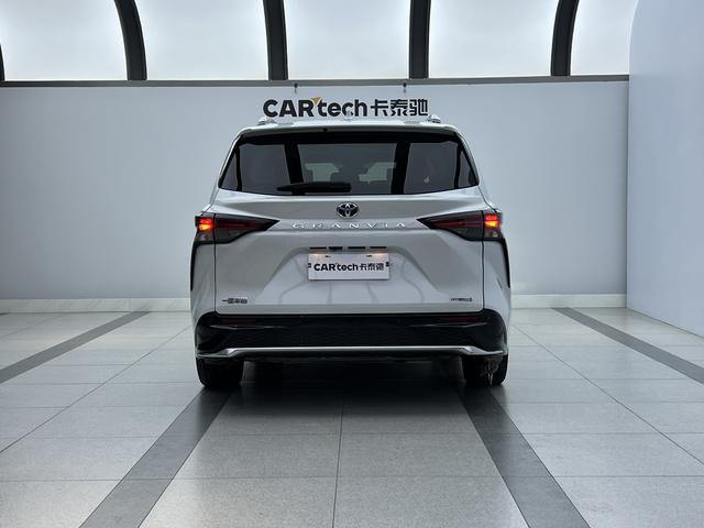 Toyota Grevia 2024 Белый из Китая, фото 4