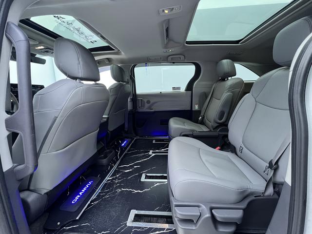 Toyota Grevia 2024 Белый из Китая, фото 5
