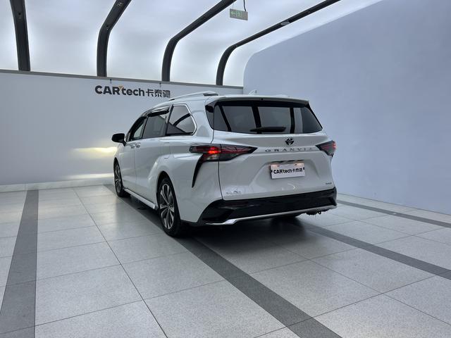 Toyota Grevia 2024 Белый из Китая, фото 6