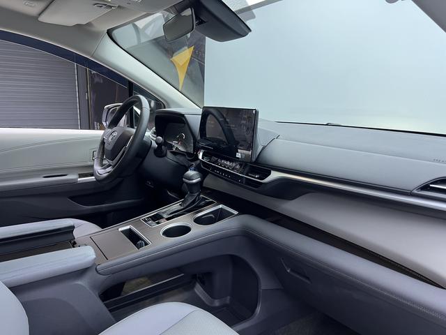 Toyota Grevia id 3781821 из Китая 7